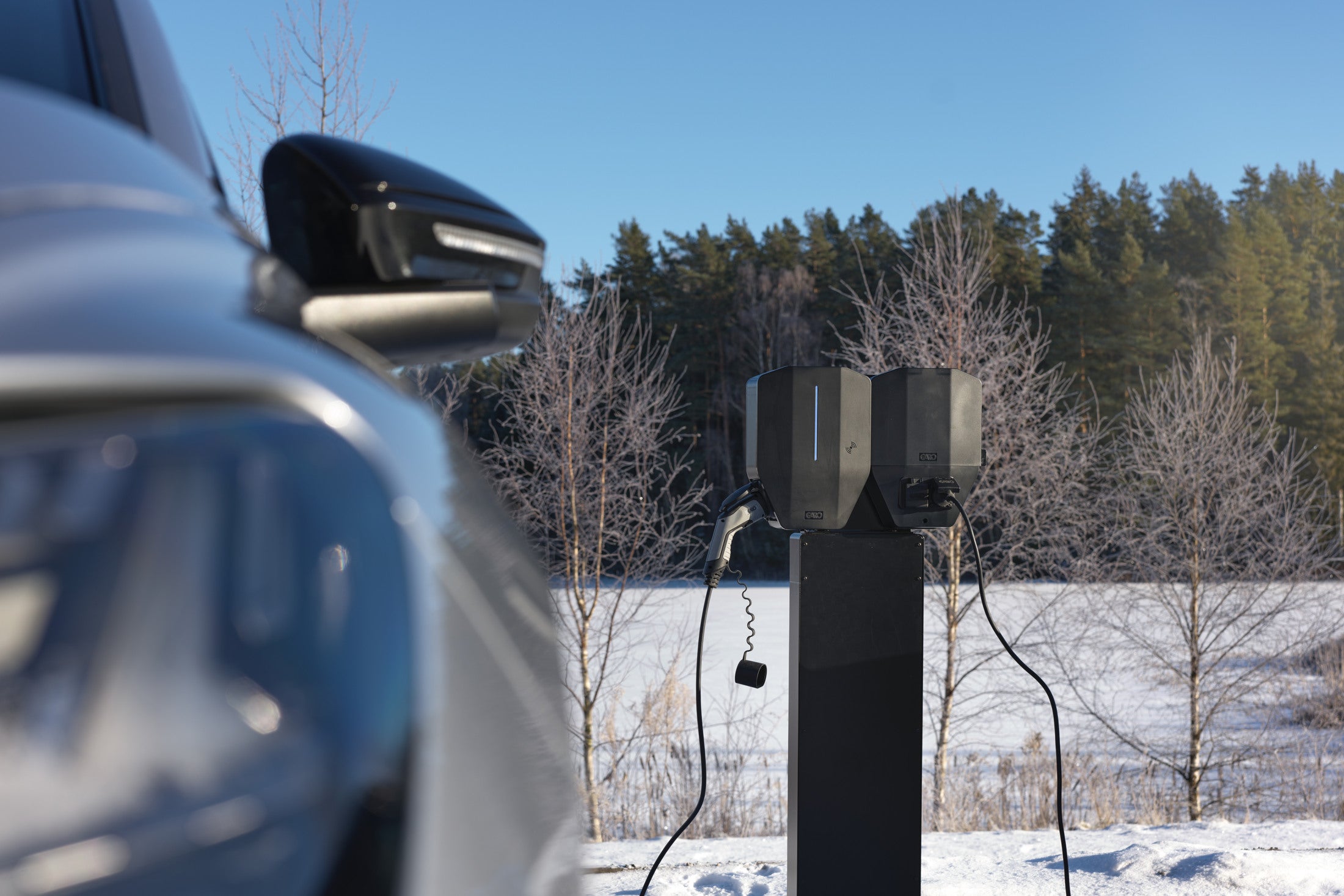 Combine engine heating with electric vehicle charging 