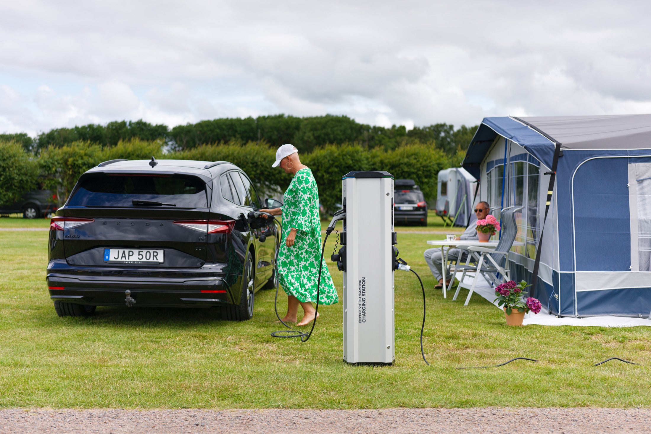 Castra with power outlets and charging station